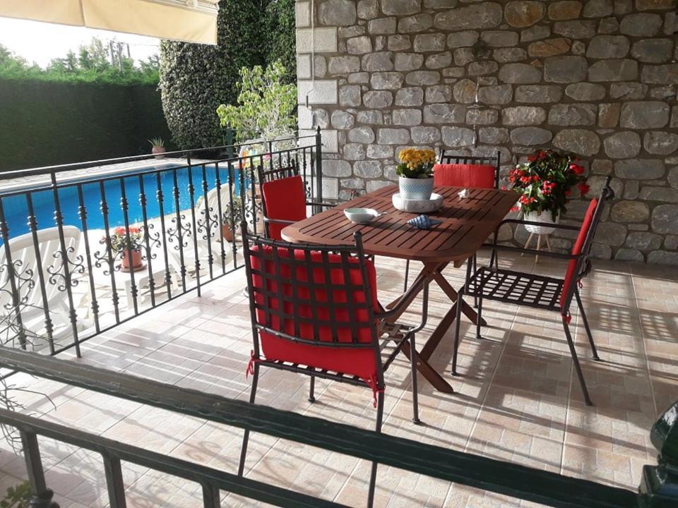 Kelly'S Villa In Stoupa Neokhorion  المظهر الخارجي الصورة